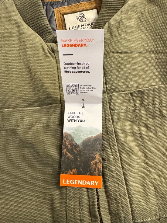 New Men’s Legendary White Tails Vest - Picture 3 of 10